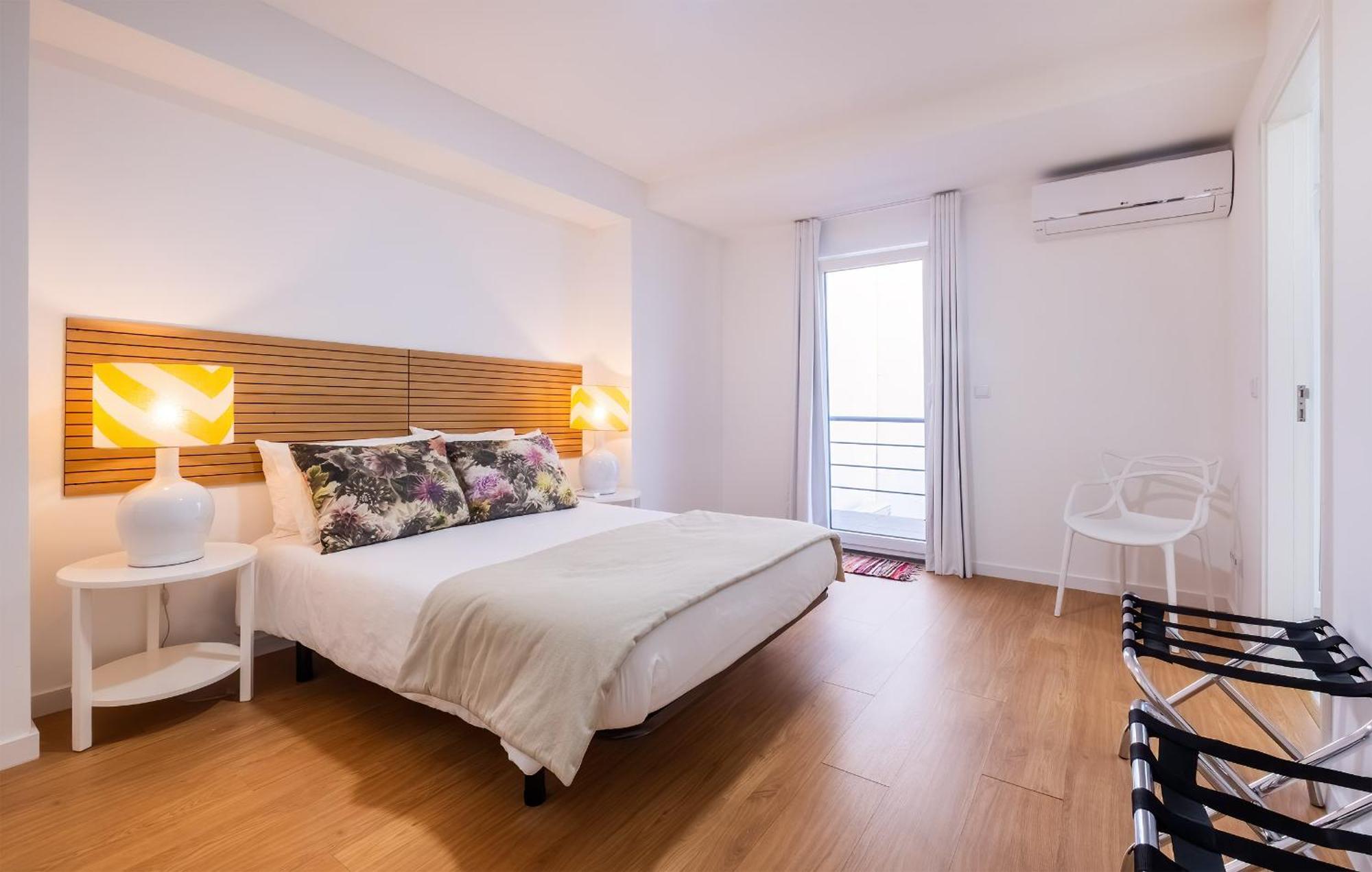 Ponta Delgada Flats - Host & Chill Apartment Exterior photo