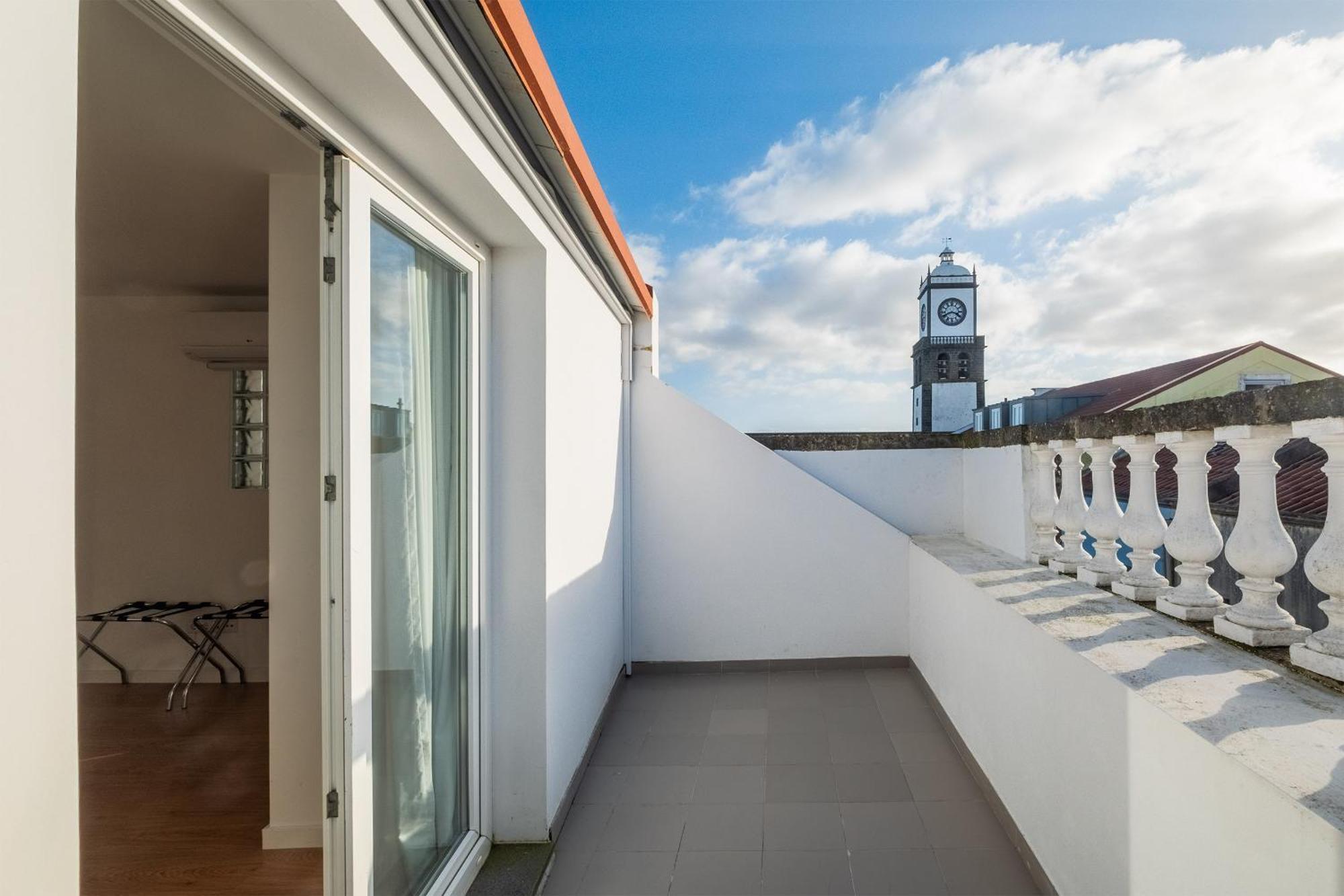 Ponta Delgada Flats - Host & Chill Apartment Exterior photo